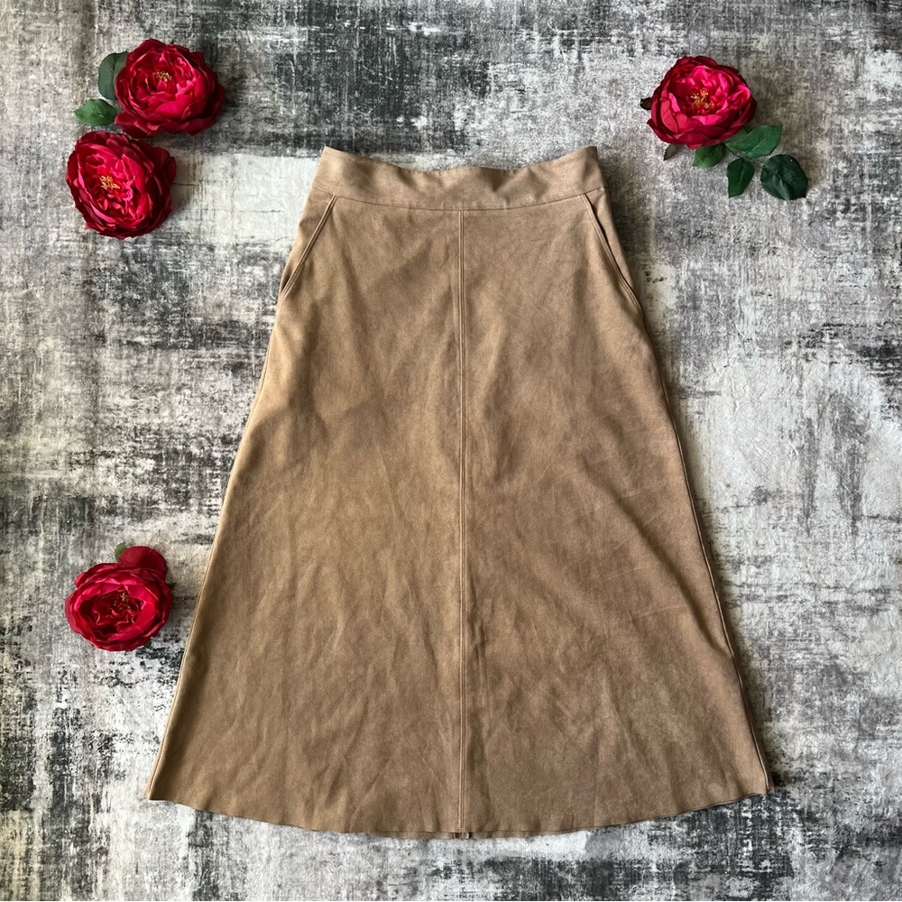 Wilfred “Banville” vegan/faux suede A-line skirt in Camel (tan), pockets, size 8